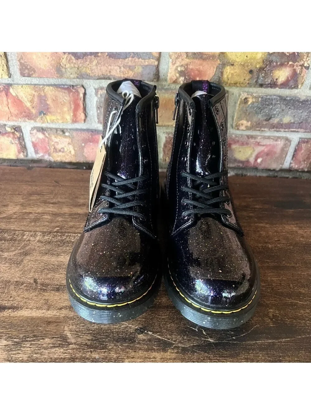 Dr. Martens NEW Unisex Junior 1460 Boot Size 3 or 4 #B1221A